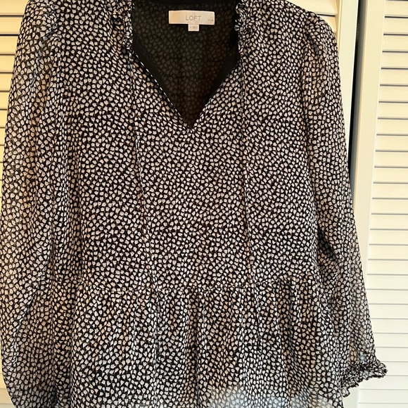 Ann Taylor loft Black and cream blouse - Picture 1 of 1